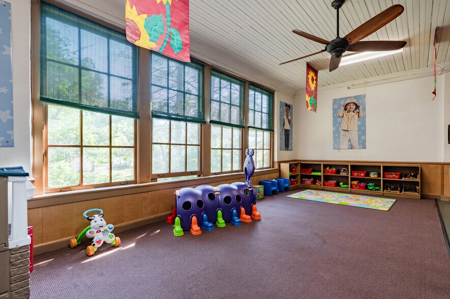 More Photos Of 1465 Limekiln Pike, Dresher Specialty For Sale