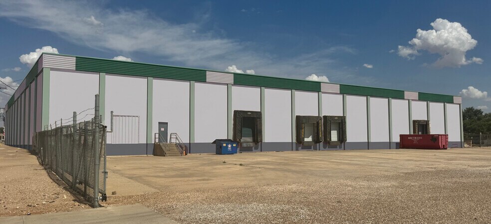 More Photos Of 4002 Magnolia Ave, Lubbock Distribution For Lease