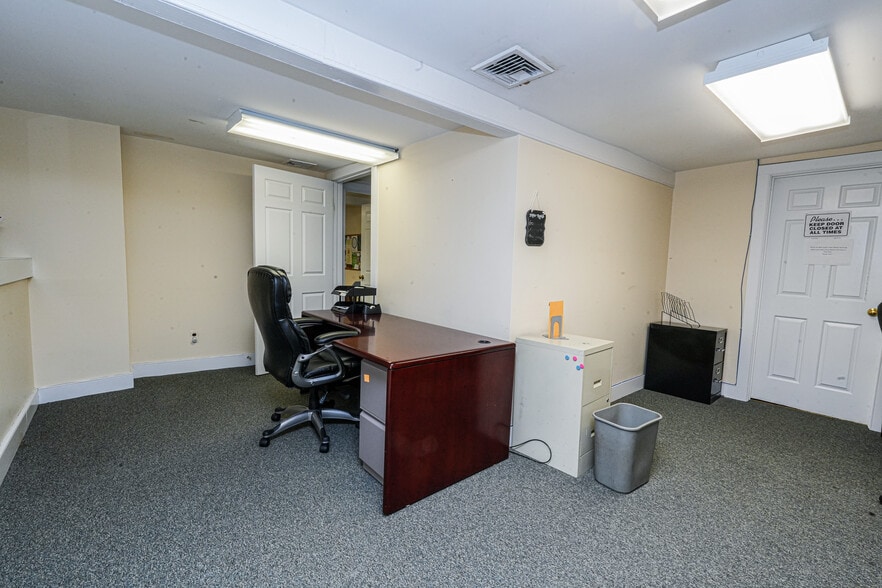 More Photos Of 12-19 River Rd, Fair Lawn Office For Sale