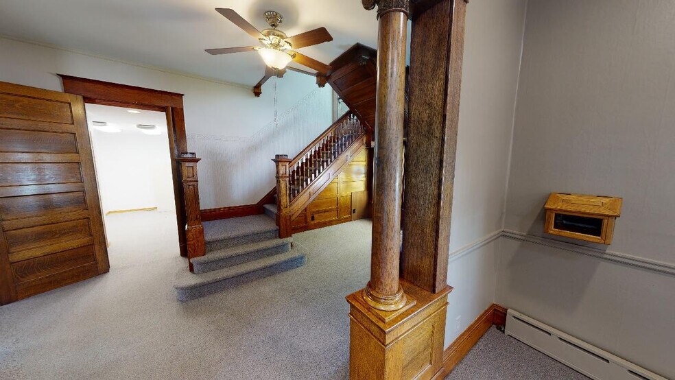 More Photos Of 226 N Illinois, Monticello Office Residential For Sale