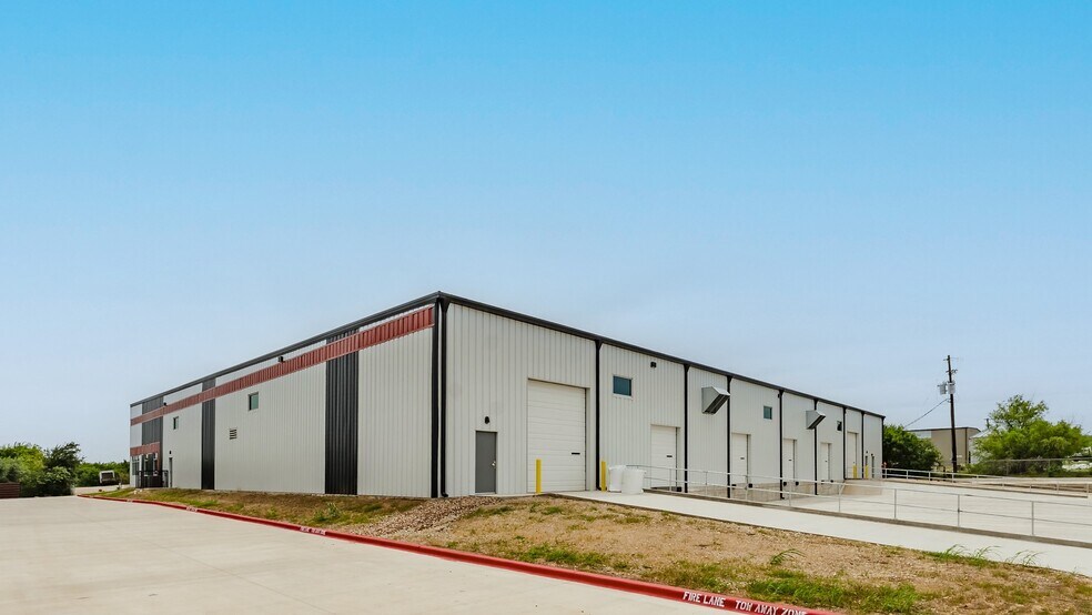 More Photos Of 8602 Lava Hill Rd, Austin Distribution For Lease