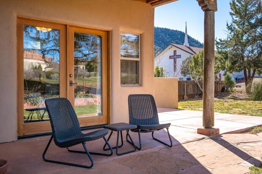 More Photos Of 10 Rojo Dr, Sedona Hotel For Sale
