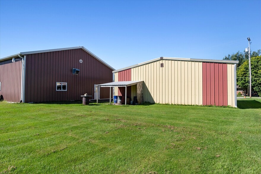 More Photos Of 214 N Commerce St, Cedar Grove Auto Repair For Sale