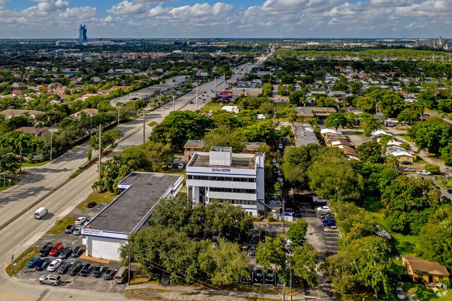More Photos Of 3201 Griffin Rd, Fort Lauderdale Loft Creative Space For Lease