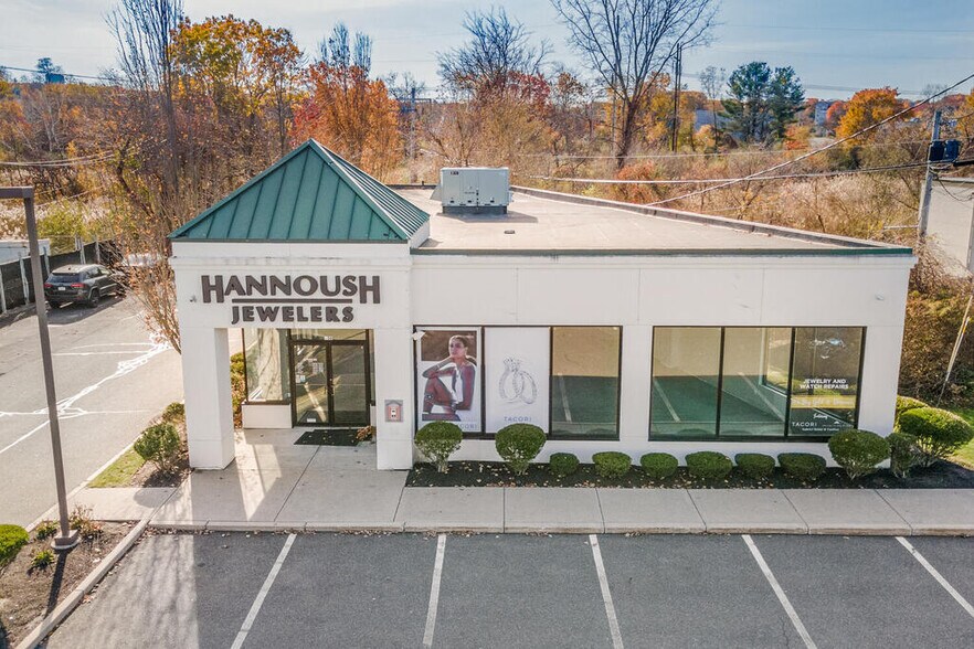 More Photos Of 150 Andover St, Danvers Freestanding For Lease