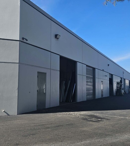 More Photos Of 445 Ryan Dr, San Marcos Industrial For Lease