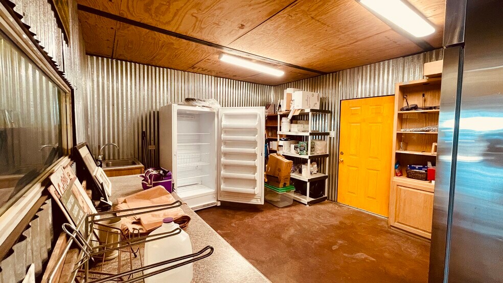 More Photos Of 1613 W San Antonio St, Marfa Specialty For Sale