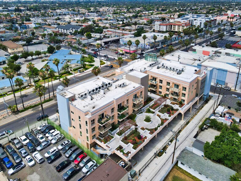 More Photos Of 1598 Long Beach Blvd, Long Beach Storefront Retail Office For Sale