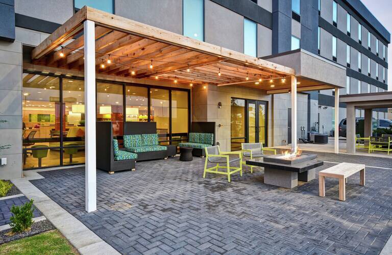 More Photos Of 1528 SW 27th St, El Reno Hotel For Sale