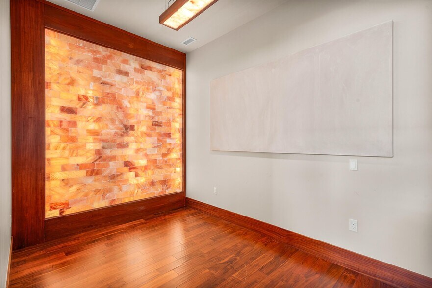 More Photos Of 241 Robinson St, Basalt Storefront For Sale