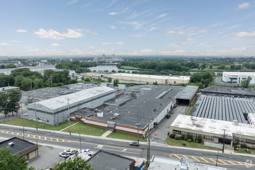 More Photos Of 686 Grand Ave, Ridgefield Manufacturing For Lease