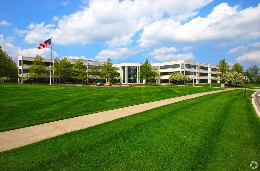 Primary Photo Of 900 Wilshire Dr, Troy Office For Lease