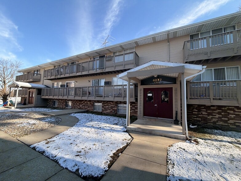 Primary Photo Of 4037 S Rose St, Kalamazoo Apartments For Sale