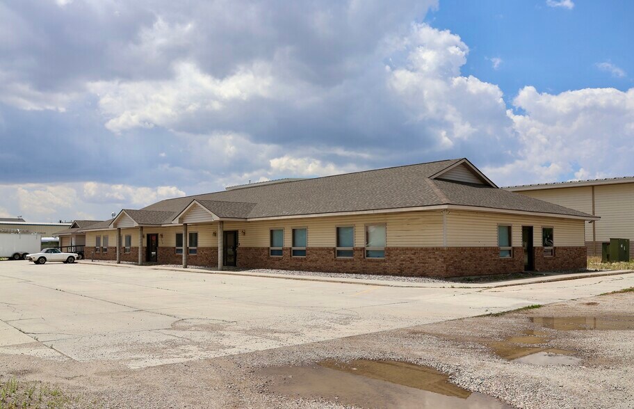 More Photos Of 120 Cole Ave, Pinedale Office For Sale
