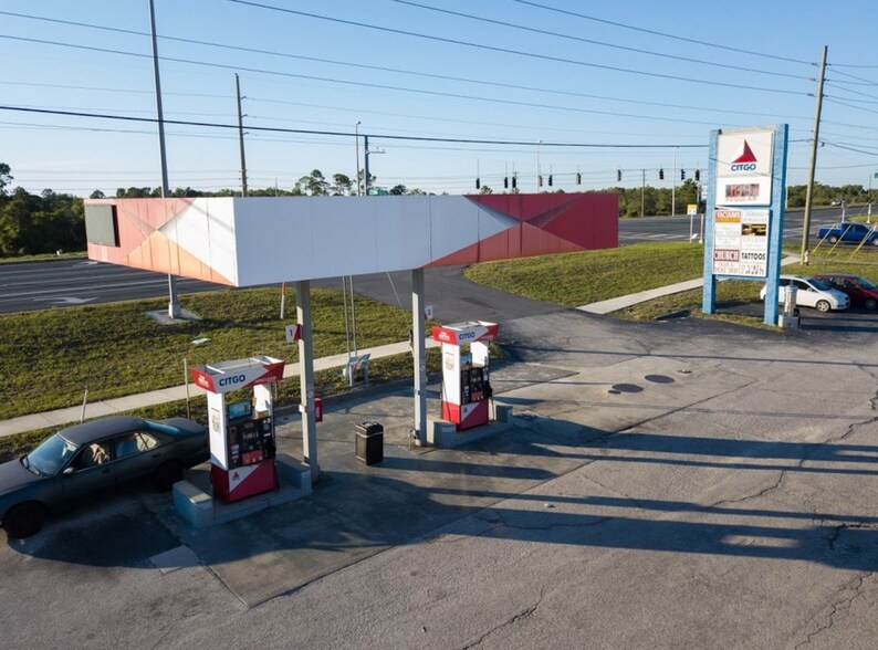 More Photos Of 5552-5598 Commercial Way, Spring Hill Service Station For Sale