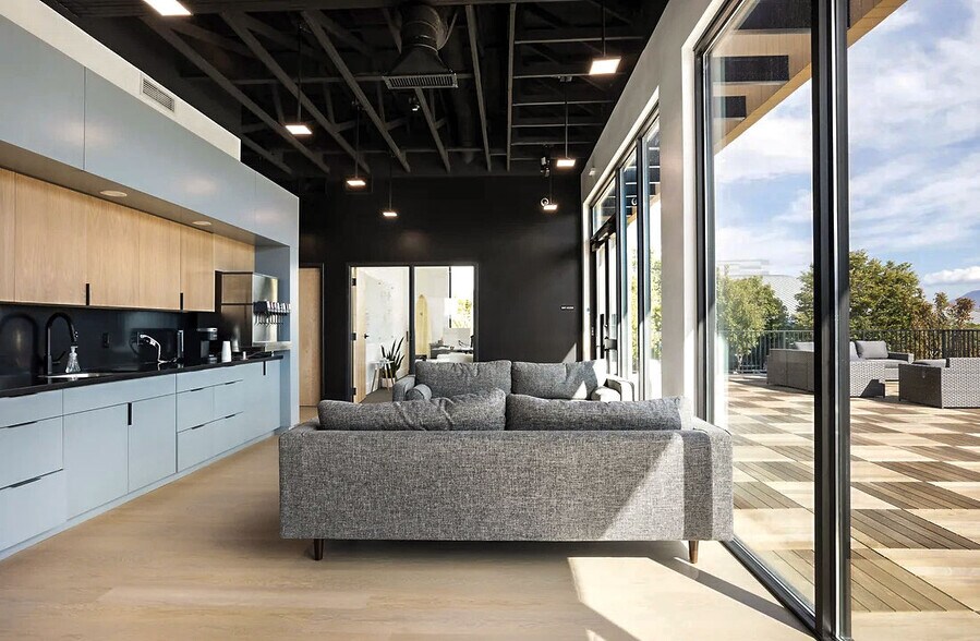 More Photos Of 10718 S Beckstead Ln, South Jordan Coworking Space