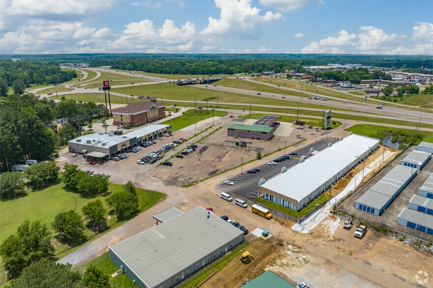 More Photos Of 5750 I 55 South, Byram Storefront For Sale