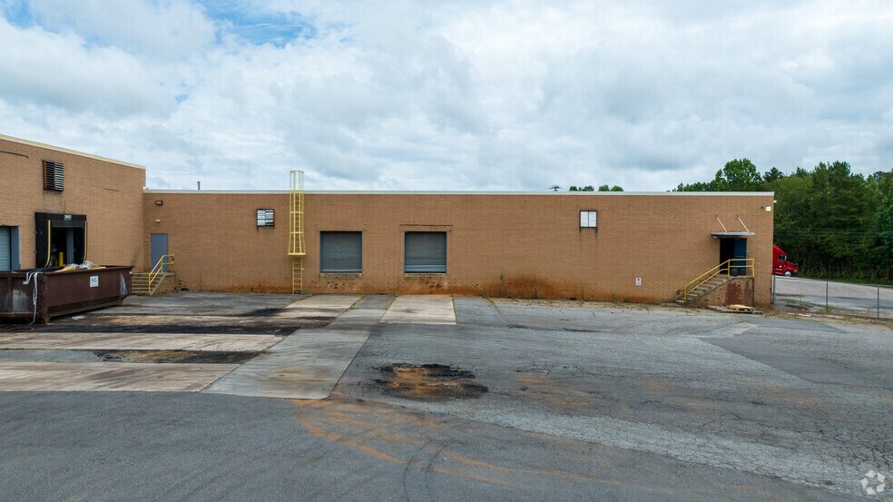 More Photos Of 615 Industrial Ave, Salisbury Warehouse For Sale