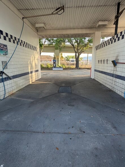 More Photos Of 3703 Tyrone Blvd N, Saint Petersburg Auto Repair For Sale