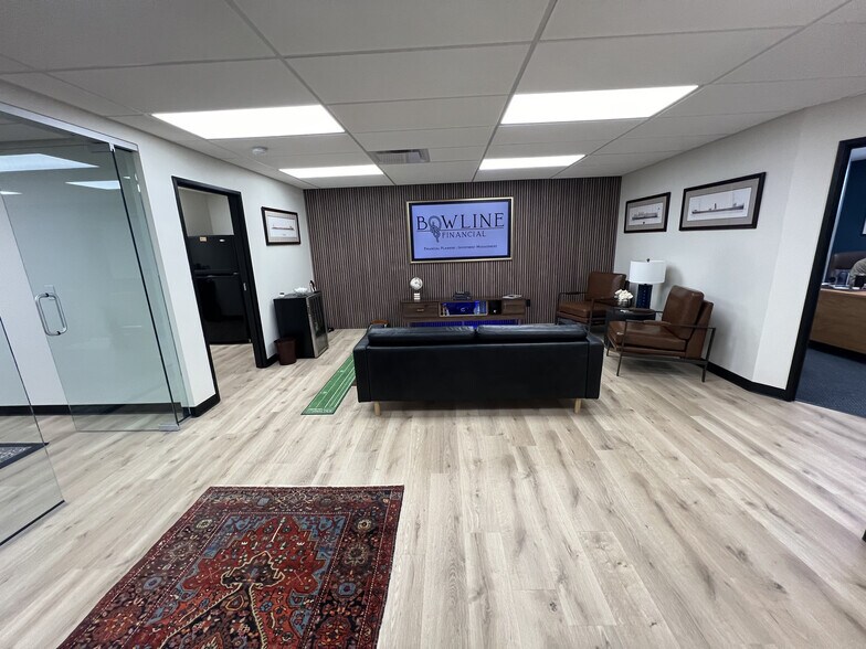 More Photos Of 20902 Mack Ave, Grosse Pointe Office For Lease