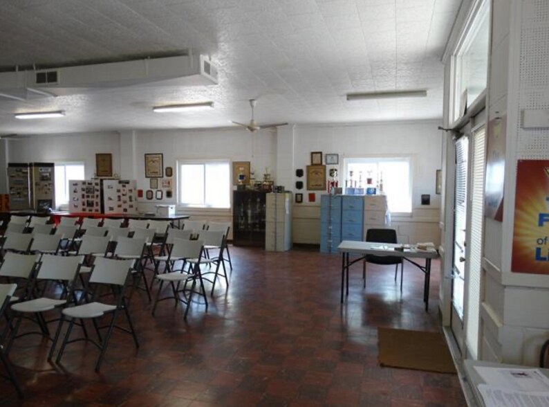 More Photos Of 320 S 3rd St, Boonville Office For Sale