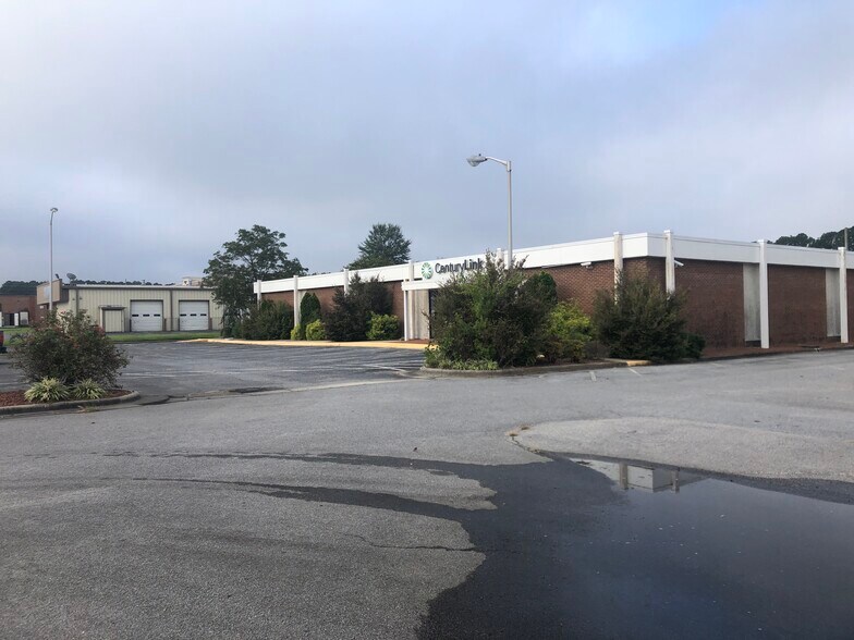 More Photos Of 1530 Hooker Rd, Greenville Freestanding For Lease