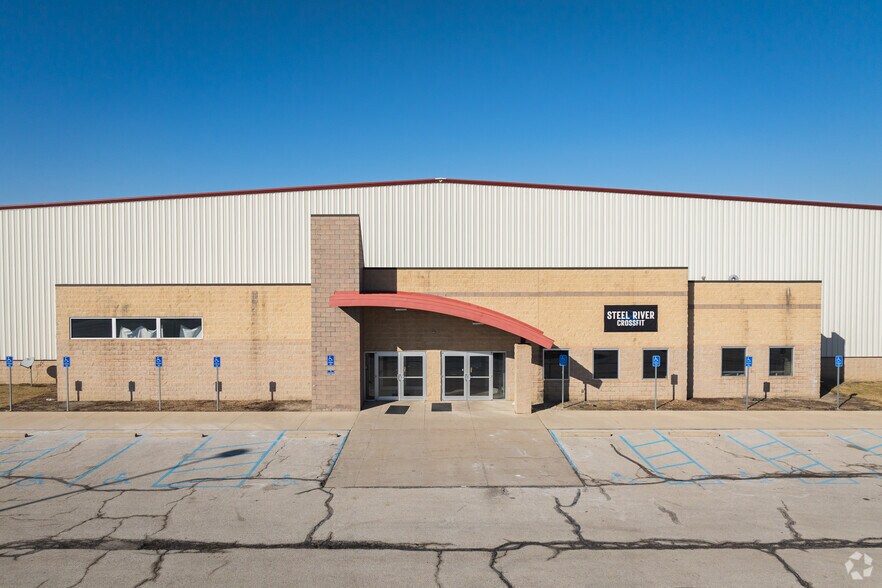 More Photos Of 10020 S Compass Dr, Rossford Health Club For Lease