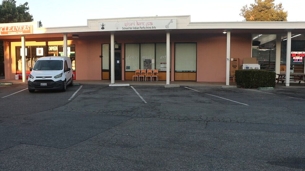 Primary Photo Of 12300-12306 Saratoga Sunnyvale Rd, Saratoga Freestanding For Lease