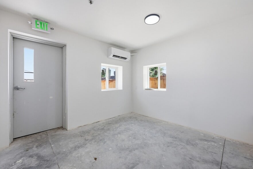 More Photos Of 5275 Adams St, Denver Warehouse For Sale