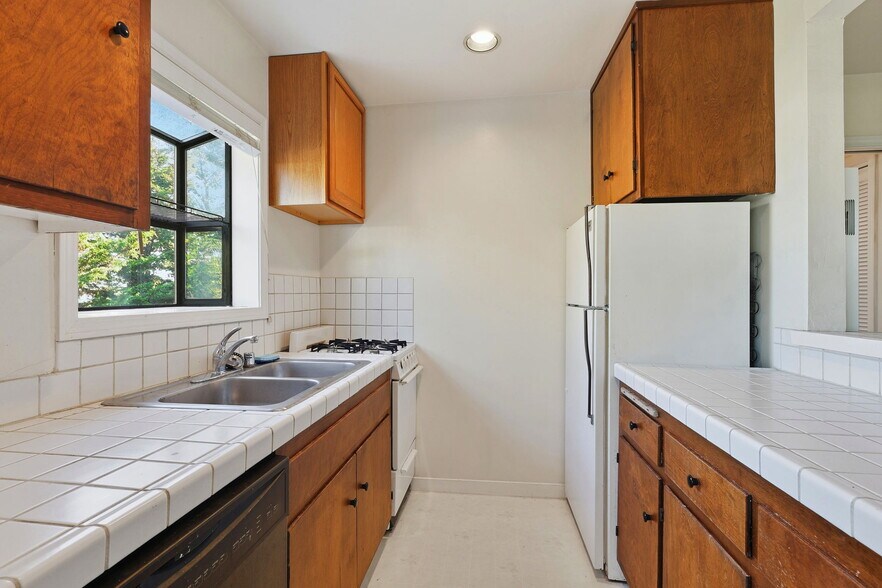 More Photos Of 834 Meadowsweet Dr, Corte Madera Multifamily For Sale