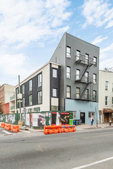More Photos Of 194 Greenpoint Ave, Brooklyn Apartments For Sale