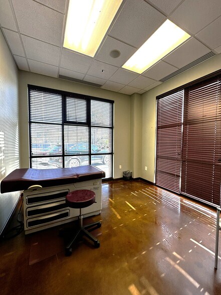 More Photos Of 2632 Broadway St, San Antonio Medical For Lease