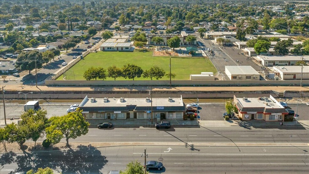 More Photos Of 3298 E McKinley Ave, Fresno Freestanding For Lease