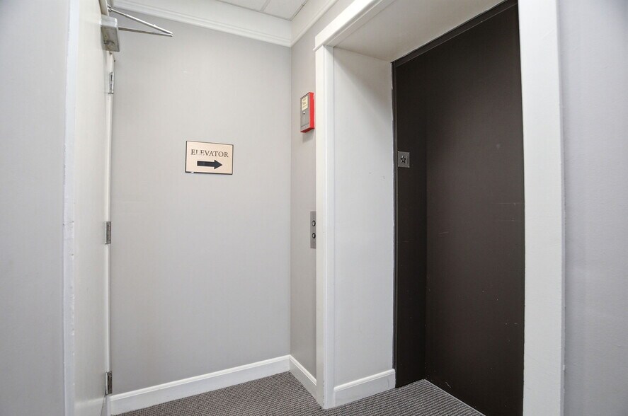 More Photos Of 210-212 Bush St, Red Wing Storefront Retail Office For Sale