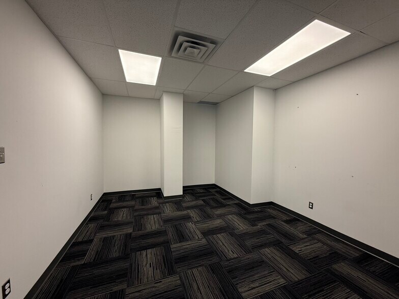 More Photos Of 38 Antares Dr, Ottawa Light Distribution For Lease