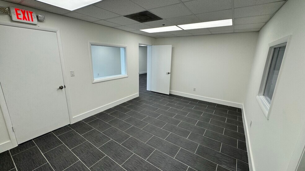 More Photos Of 7441-7571 NW 78th St, Medley Warehouse For Lease