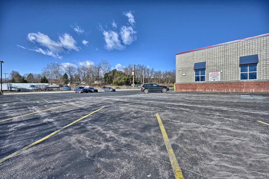 More Photos Of 589 Salem Rd, Etters Restaurant For Lease