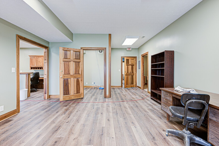 More Photos Of 6287 Taylorsville Rd, Fisherville Office For Lease