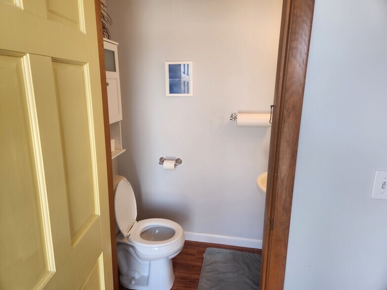 More Photos Of 5 Pond Rd, Harvard Healthcare For Sale