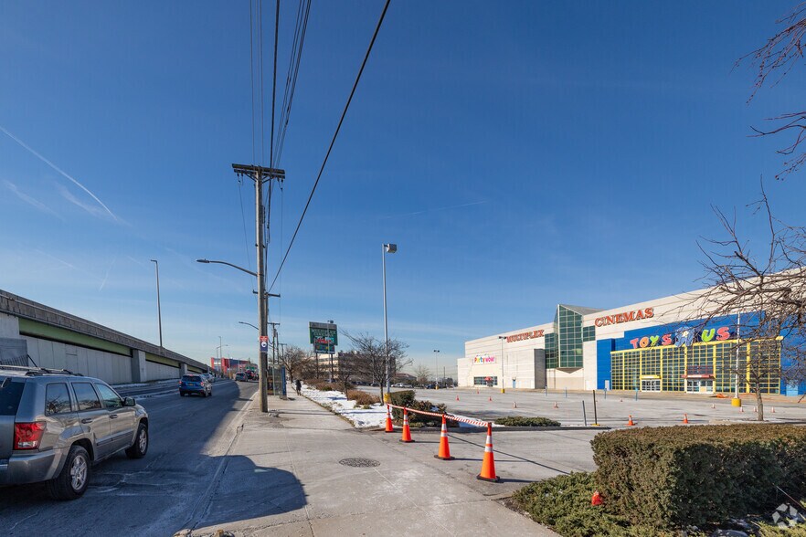 More Photos Of 30-02 Whitestone Expy, Flushing Industrial For Lease