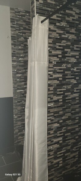 More Photos Of 65 Scholes St, Brooklyn Storefront Retail Residential For Lease