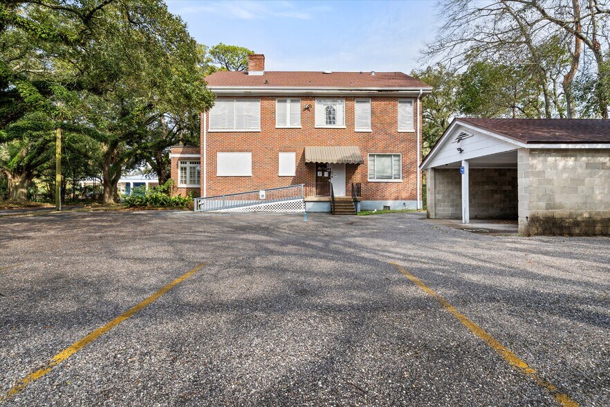 More Photos Of 1911 Government St, Mobile Office For Sale