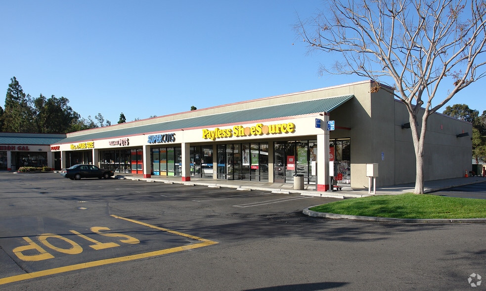 More Photos Of 3370-3400 S Bristol St, Santa Ana Freestanding For Lease