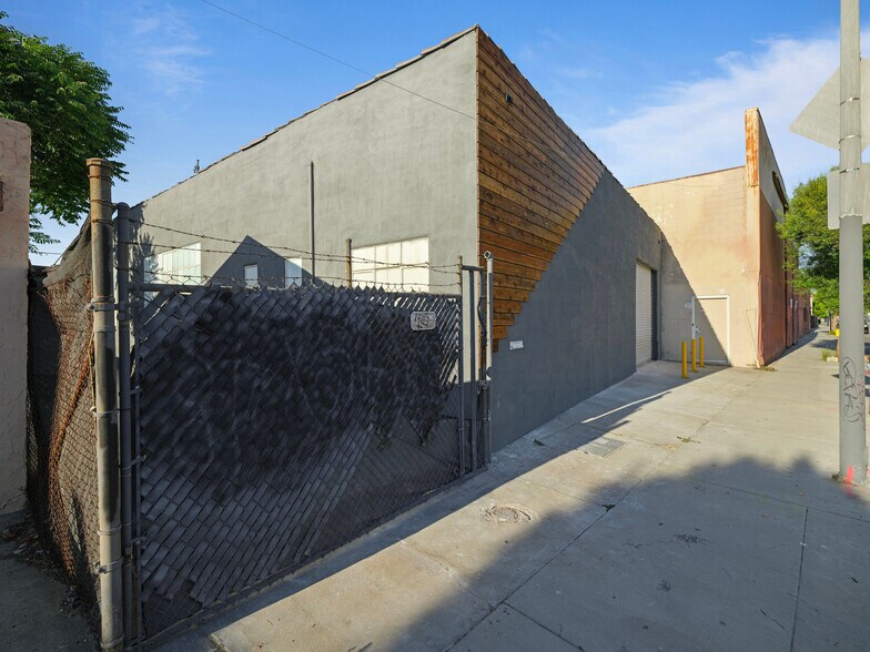 More Photos Of 2215 Randolph St, Huntington Park Manufacturing For Sale