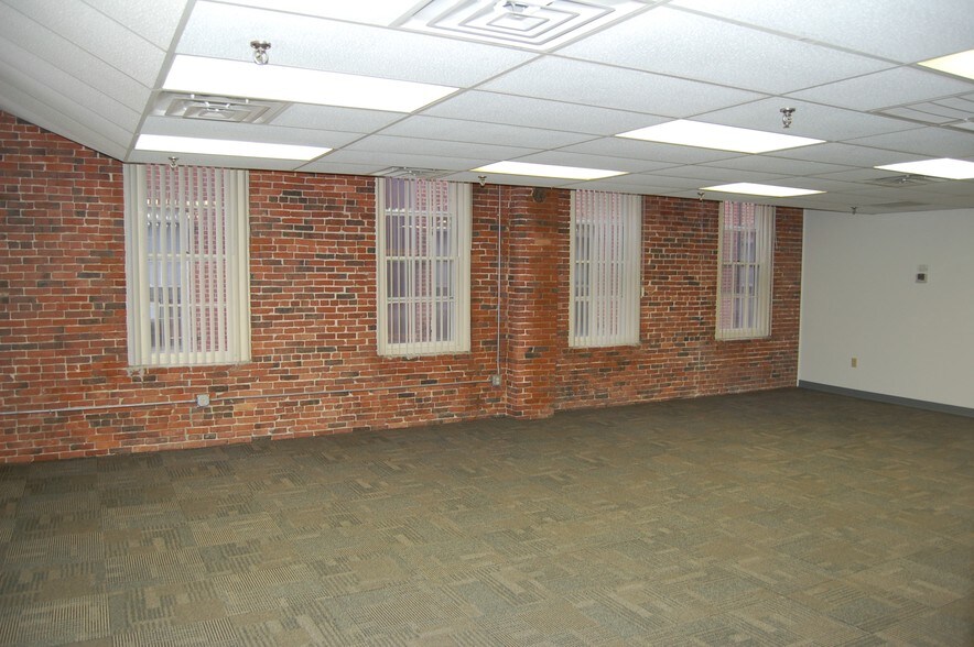 More Photos Of 53-63 Wingate St, Haverhill Office For Lease