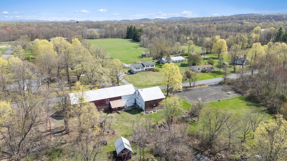 More Photos Of 52 Allhusen Rd, New Paltz Winery Vineyard For Sale