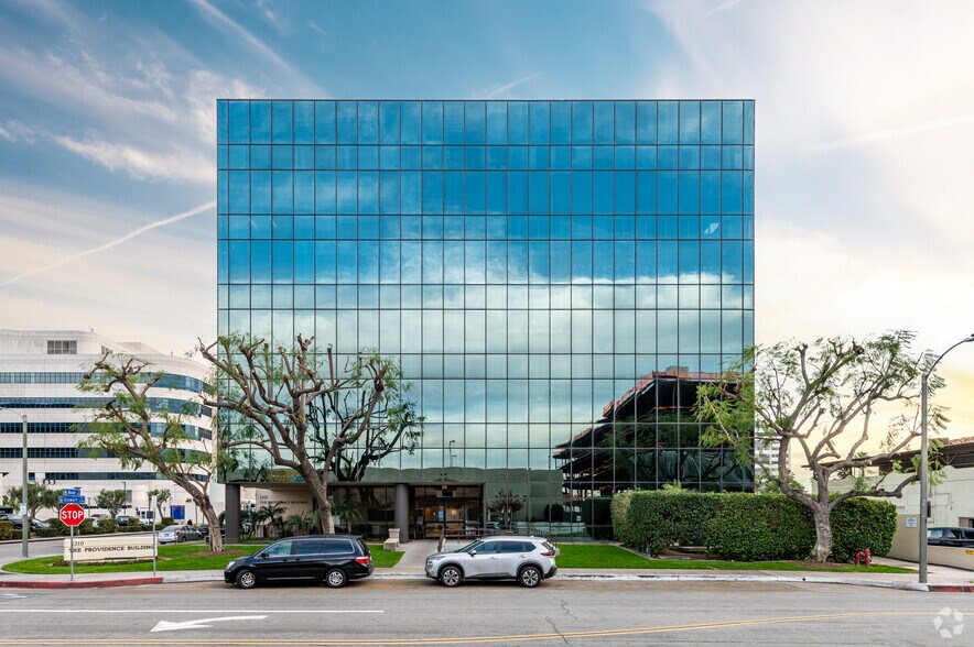 More Photos Of 1310 W Stewart Dr, Orange Medical For Sale