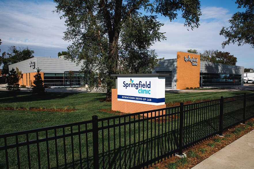 More Photos Of 1351 S 8th St, Springfield Medical For Sale