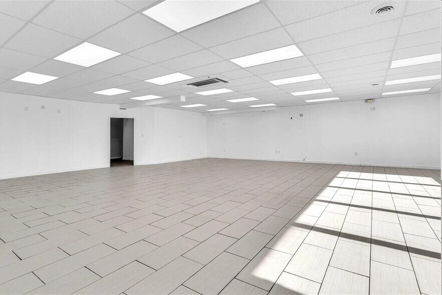 More Photos Of 1400 N West Ave, Jackson General Retail For Sale