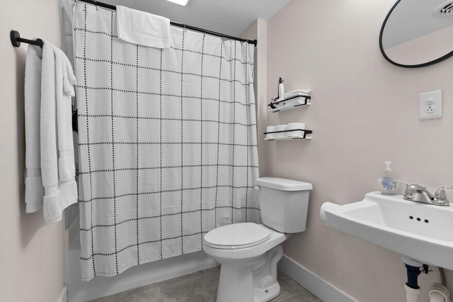More Photos Of 509 W Main St, Fries Hotel For Sale